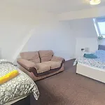 Move Inn Estates - Multiple Rooms