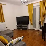 Private 2 Bed Flat Close To Excel & City Airport