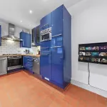 Quiet 2X Bedroom Victorian Terrace Flat + Garden