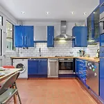 Quiet 2X Bedroom Victorian Terrace Flat + Garden