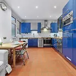 Quiet 2X Bedroom Victorian Terrace Flat + Garden