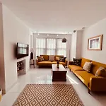 Stunning Spacious B.Apt. Slps.4