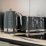 Luxury 5 Star Apartments, Parking, Garden, Near Metro Stations 10-15Mins To London