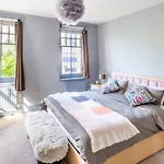 Three-Storey, Renovated 1890S Heritage Home In Spitalfields Market
