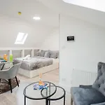 Spacious And Modern Studio In London G