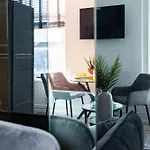 Trendy And Spacious Studio Near Notting Hill 1
