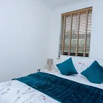 Evergreen Apartments-Flat 4, London