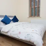 Evergreen Apartments- Flat 1, London