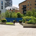 Livestay-Stunning Apartment With Private Balcony & River Views