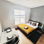 London Studios Next To Emirates Stadium Holloway