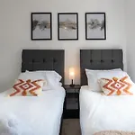 Hammersmith - 2 Bedroom Flat