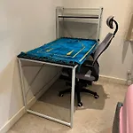 London Holiday Home Newly Refurbished - Entire 4 Bedroom Private House With Kitchen, Living Room & Private Garden - 1 Cape House London, Within 30 Mins From Central London, London Bridge & Canary Wharf