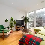Guestready - Modern Lodge With Garden