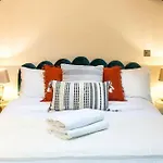 Central Harrods 4Br 6Bed House Ac