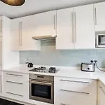 The Camden Suite Bright & Beautiful 2-Bed City Retreat