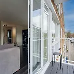 The Camden Suite Bright & Beautiful 2-Bed City Retreat
