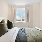 The Camden Suite Bright & Beautiful 2-Bed City Retreat