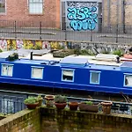 Apartment With Canal View In Broadway Market