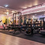 Chelsea Flat 10 Mins Harrods With Gym And Air Con