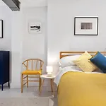 Cosy, Calm Camden Square Studio