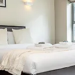 Fantastic Multilevel 3Br, Vibrant Angel, 5Min Tube