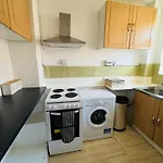 Lovely 2-Bed 15 Mins Walk To The Shard