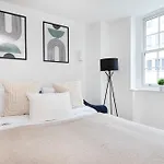 Fitzrovia With Balcony - Cityapartmentstay