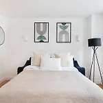 Fitzrovia With Balcony - Cityapartmentstay