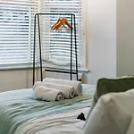 Rose Suite Camden Town 3 Bedroom Sleeps 11
