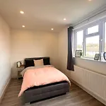 Wonderful Ensuite Room In Wimbledon
