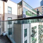 Comfy 2Br Flat W Balcony In Canary Wharf