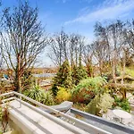 1 Bed Maisonette With Garden - 1 Min To Station Share Save
