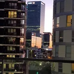 Private Room In Luxury Canary Wharf Apartment