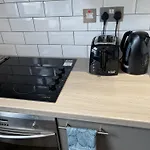 Luxurious Restful Studio Flat, Less Than 30 Mins From Centre!