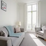 Luxury & Stylist Suite Near London Victoria