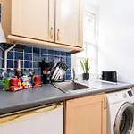 Beautiful One Bedroom Flat In Tavistock Place