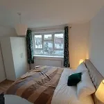 Spacious 3 Bed Flat Opp Springfield Park, Hackney.