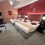 Acacia Hotel
