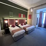 Acacia Hotel