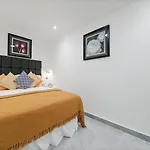 Baker Street Suite