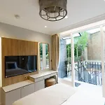Holland Park Residence