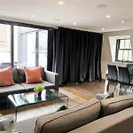 Penthouse With Private Terrace Soho - Cityapartmentstay