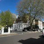 Charming One Bedroom Flat Chelsea