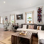 Guestready - Artsy Penthouse In Heart Of The City