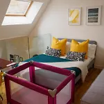 Beautiful Split Level Apartment In Central London, Walking Distance To Notting Hill