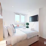 Deluxe Two Bed Apartment By London Excel & O2