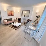 Hyde Park Two Bedroom Suite