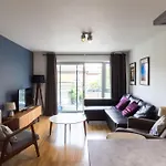 Spacious Central Family Apartment