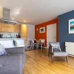 Spacious Central Family Apartment