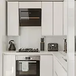 Monthly Stays! 2 Bedroom Apartment Short Term Rental & Flexible Renting Canary Wharf With Free Parking